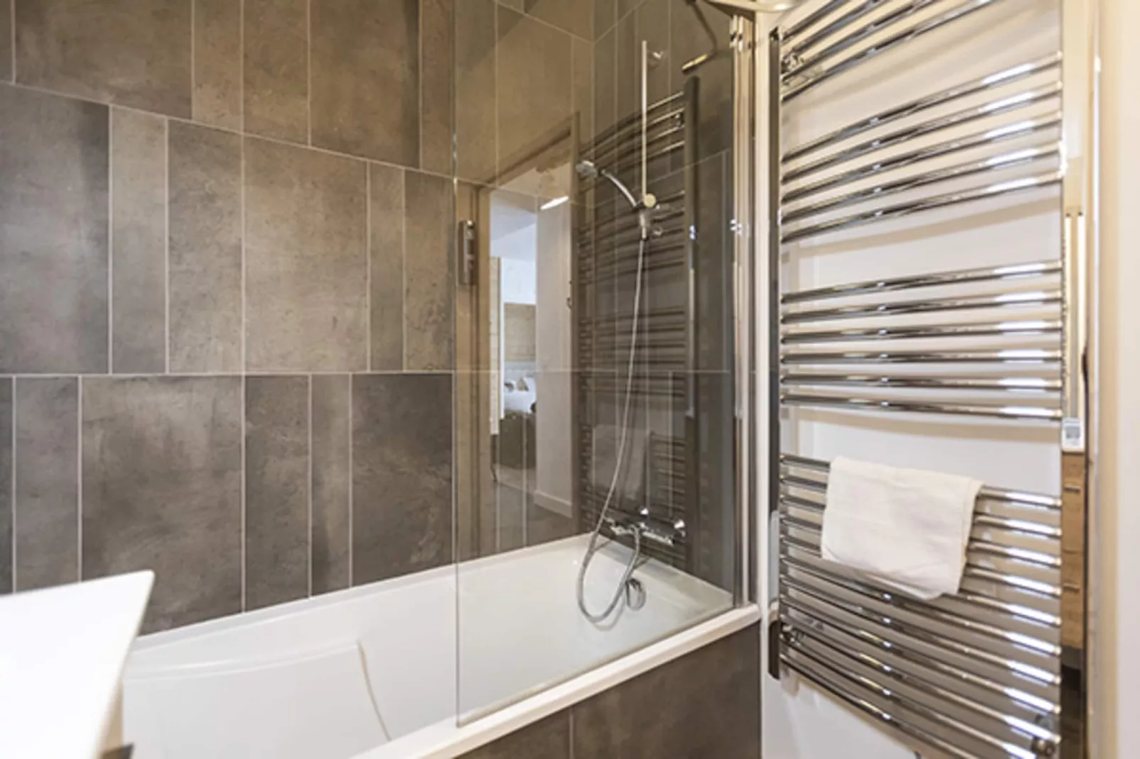Le Hameau de barthelemy-A36S-Salle de bain