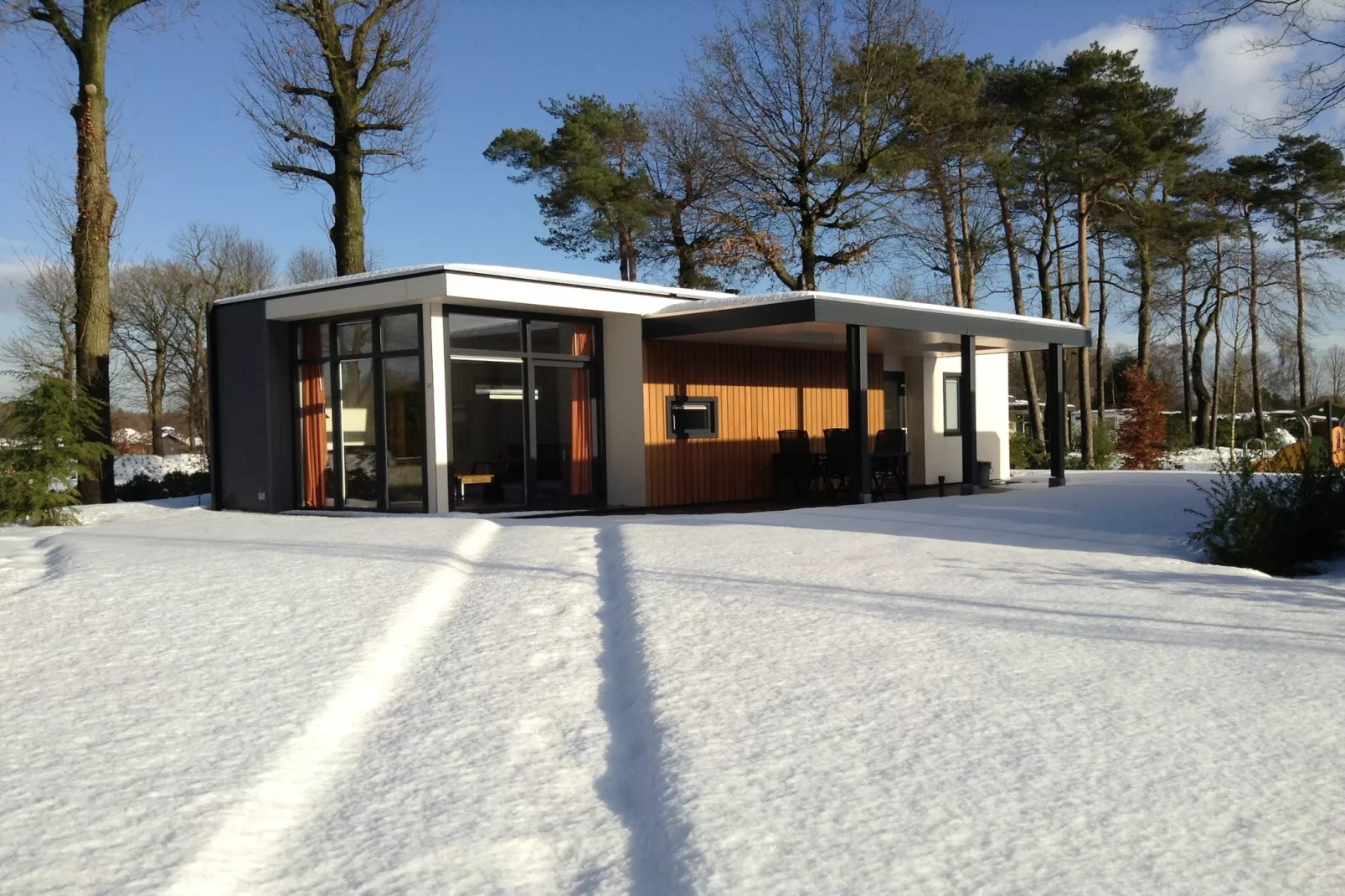 Holiday Villa | 2 - 4 people-Exterior winter