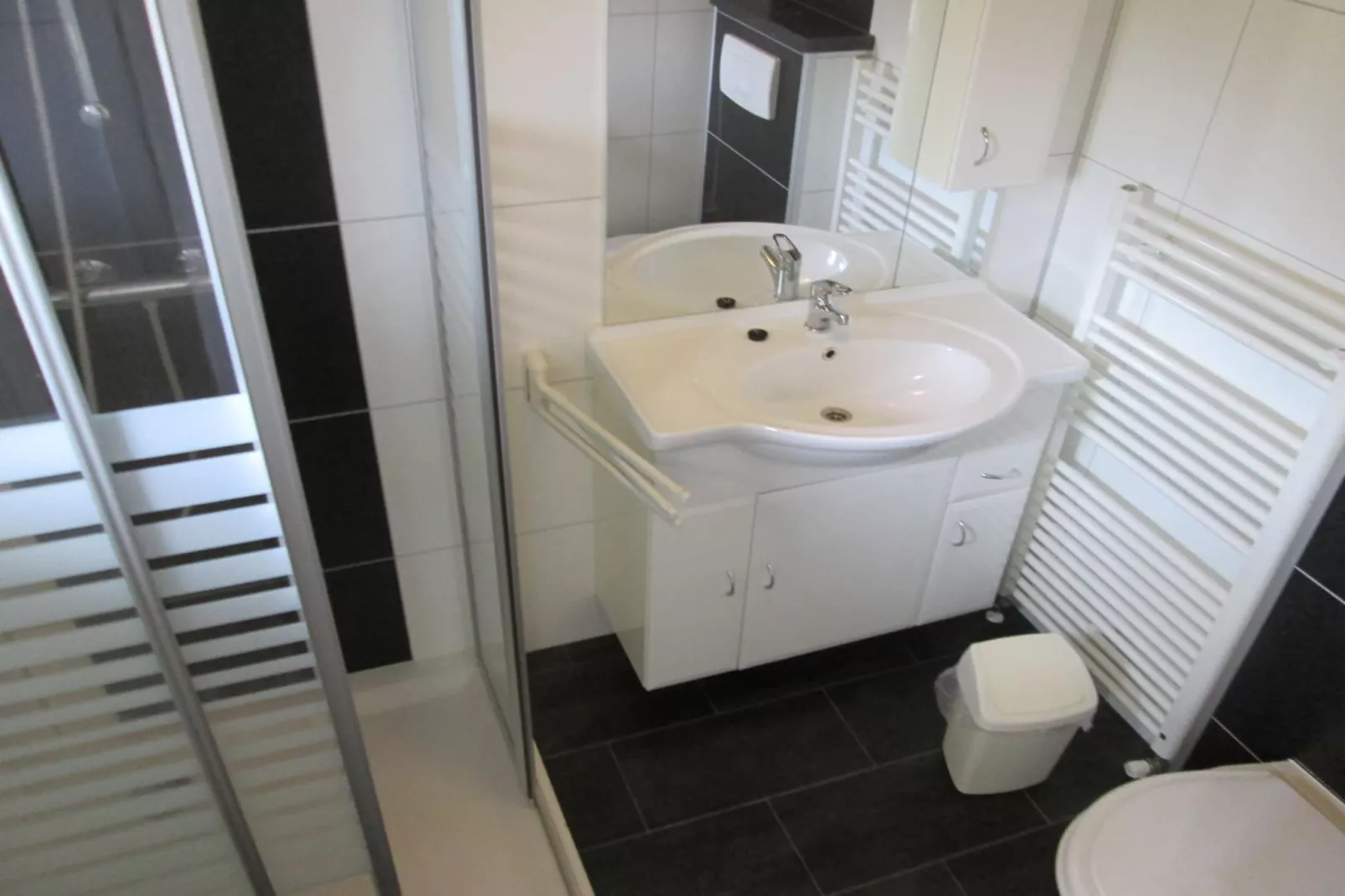 Bungalow Chalet+ | 2 - 4 people-Bathroom