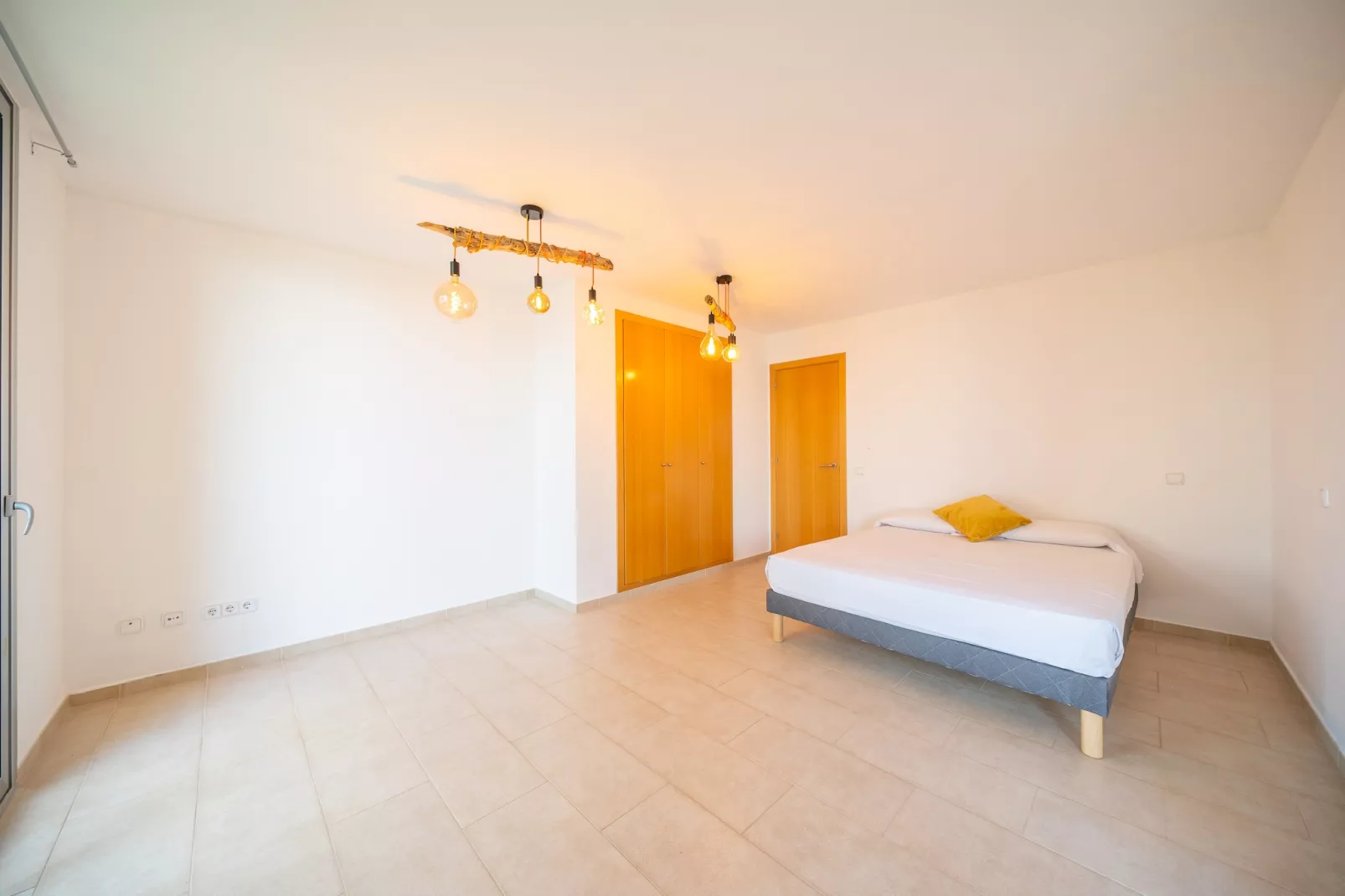 Illa-Bedroom