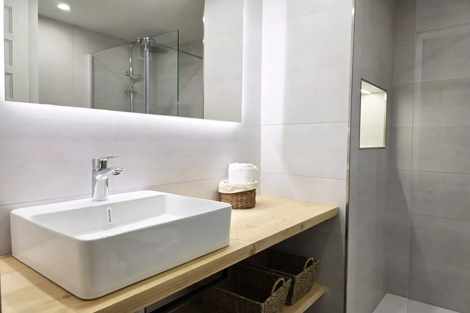 Charlotte-Bathroom