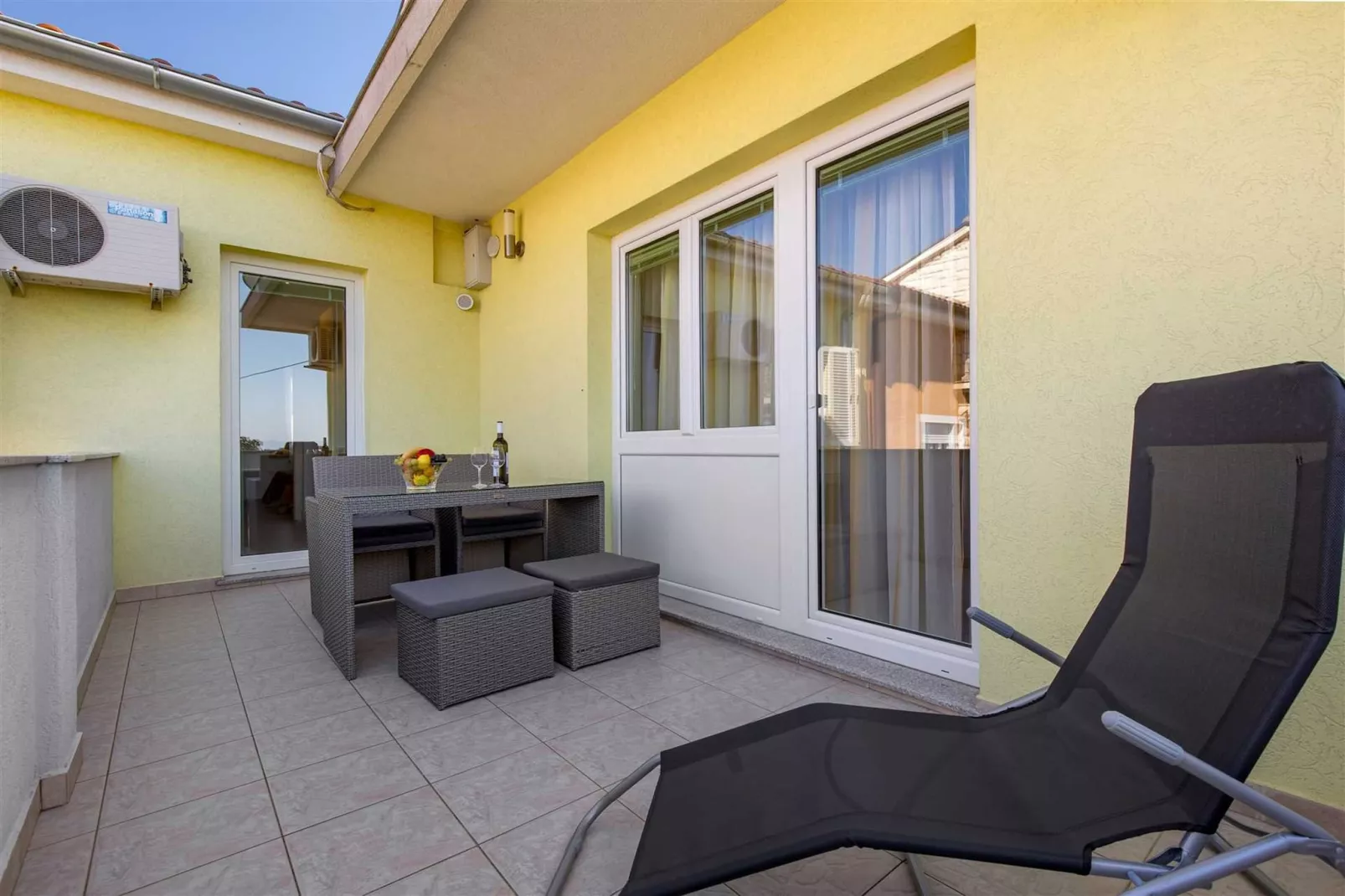 Apartment Slavica 3 - Yellow Sun-Terrace balcony