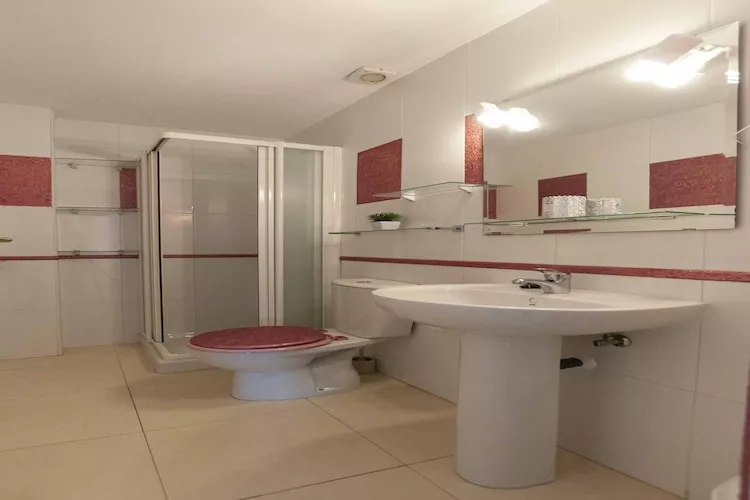 1234 MIRASOL con piscina-Badezimmer