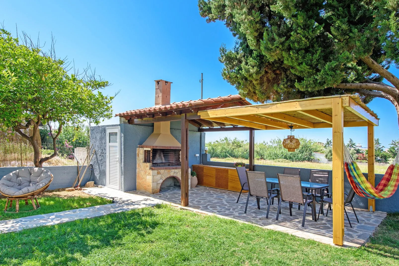Spyros Villa Apartment 2-Gardens summer