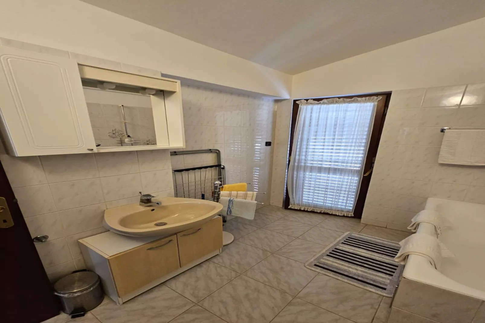 Apartments Nestor - two bedroom apartment A4-Bathroom