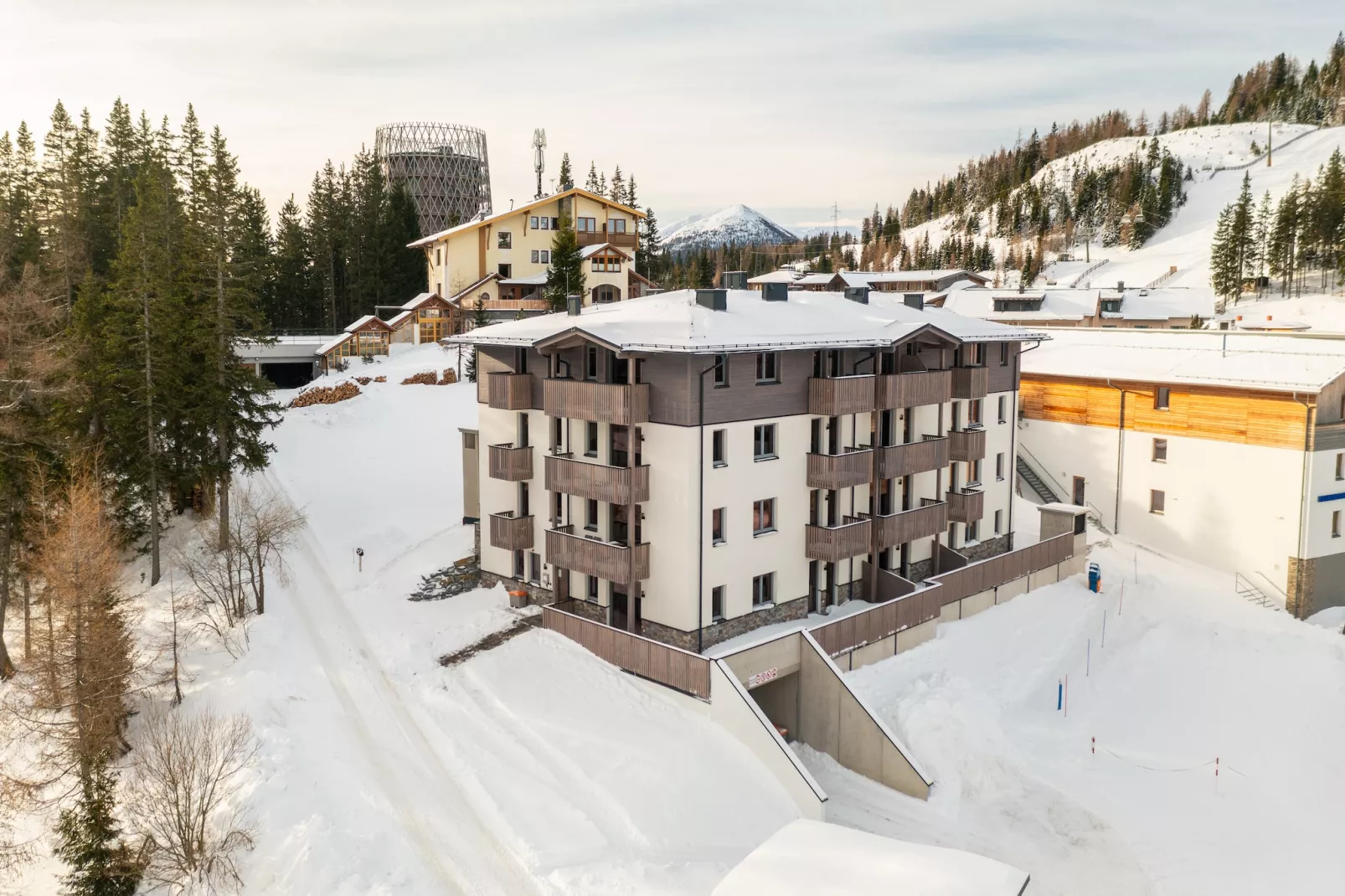 Penthouse Three-bedroom Apartment – KA3P-Exterior winter