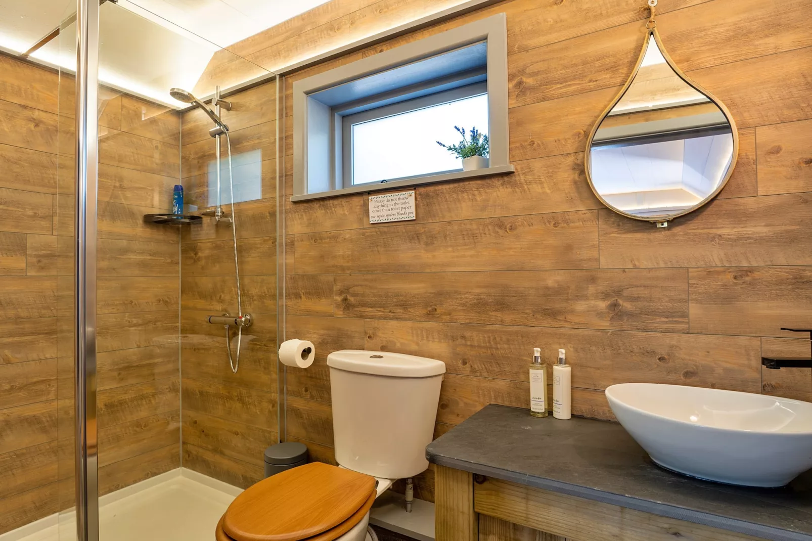 Driftwood-Bathroom