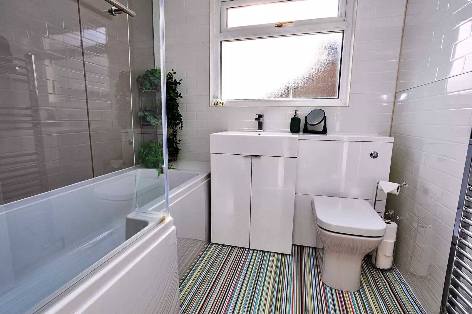 Byron Street-Bathroom