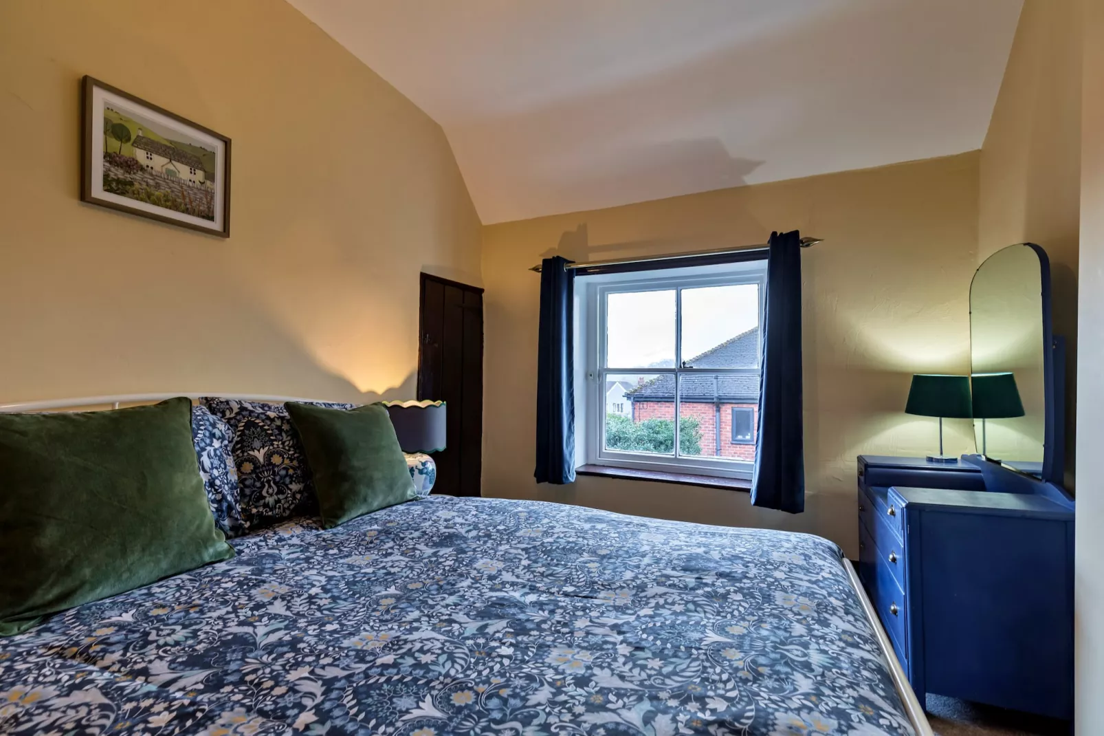 Spring Cottage-Bedroom