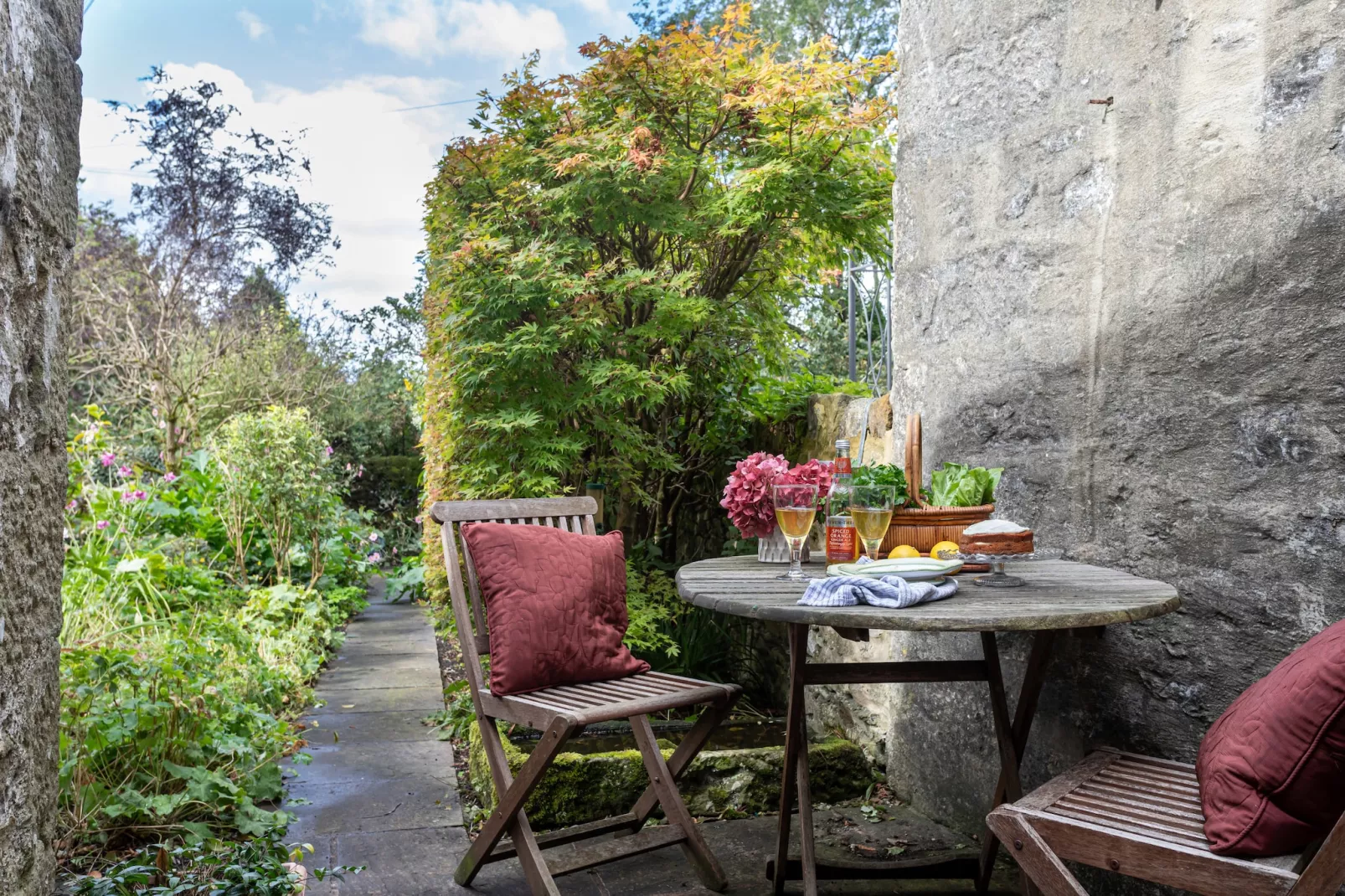 Garden Cottage-Gardens summer