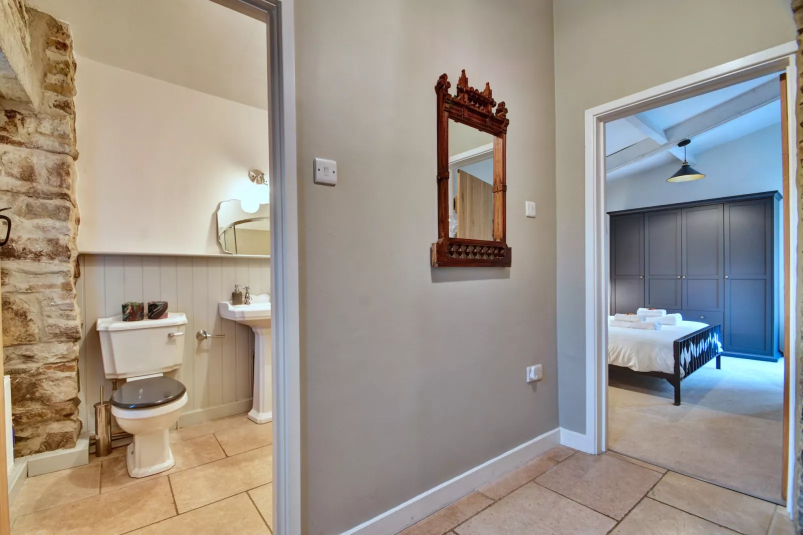 Stable Cottage-Bathroom