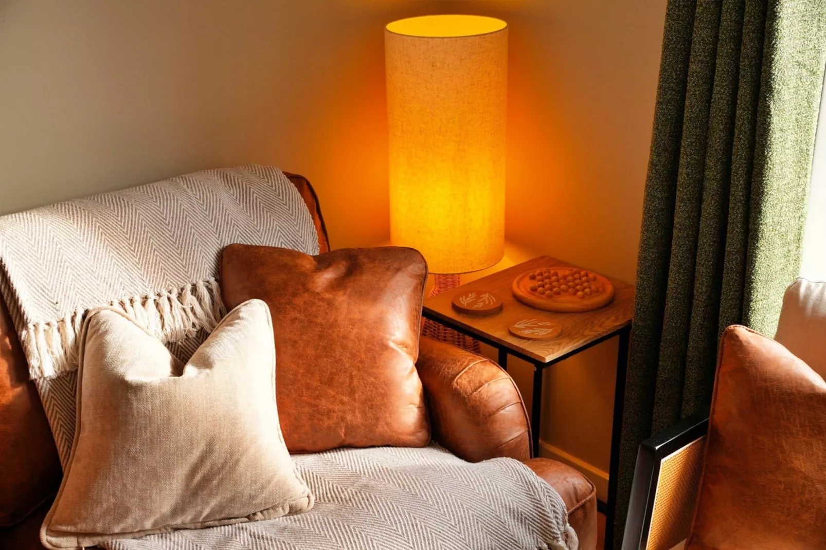 No. 8 Meadow Retreat-Living room