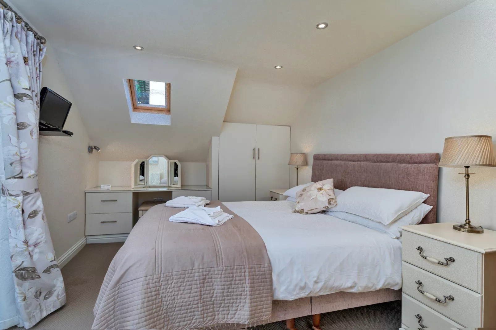 The Boat House-Bedroom