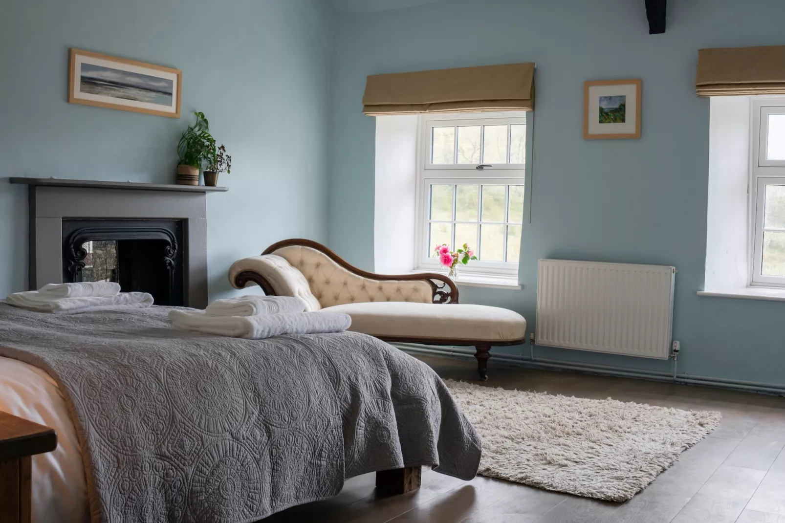 Lower Aylescott Farmhouse-Bedroom