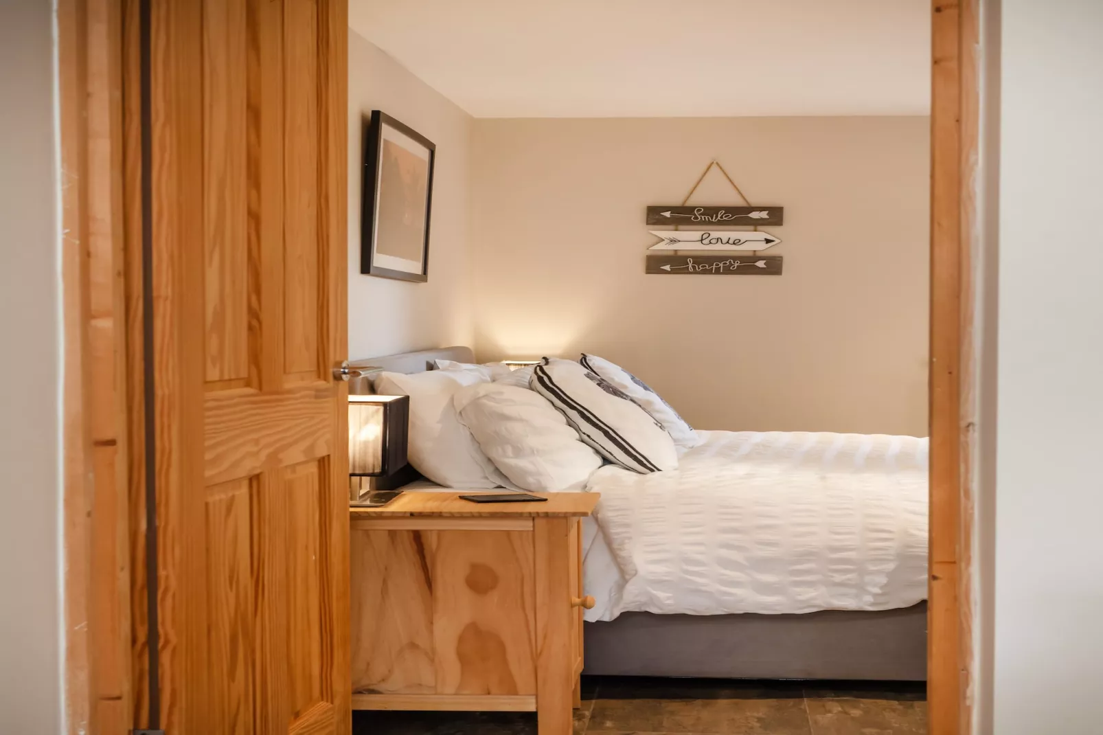 Pottles Cottage-Bedroom