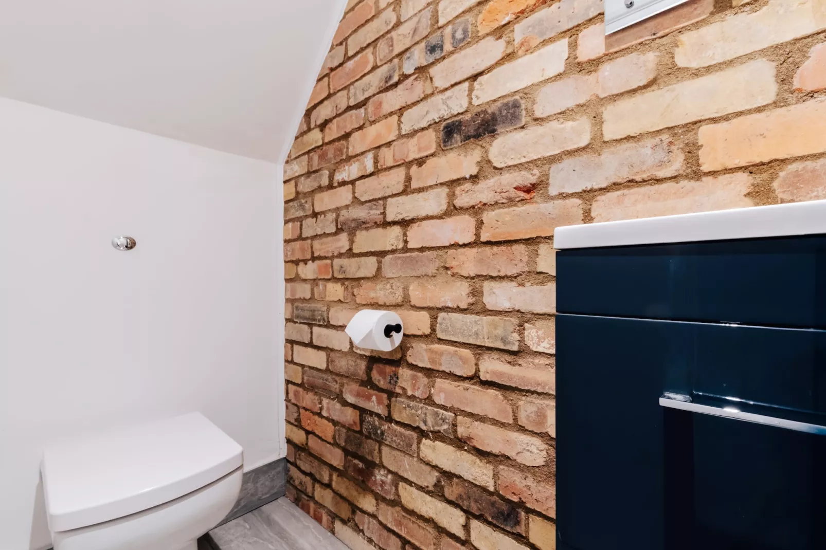 Hazel Rose Cottage-Bathroom