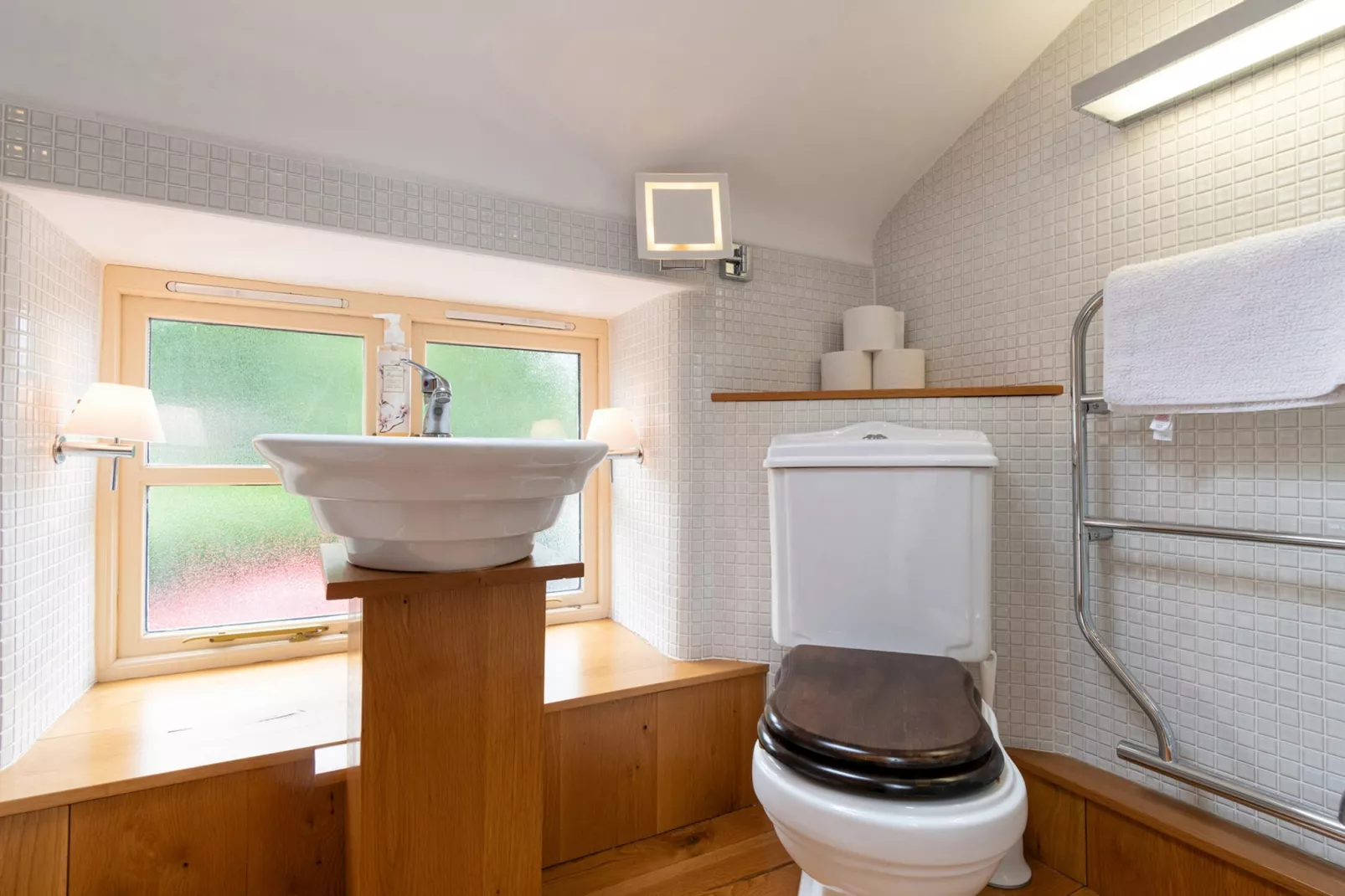 The Cottage-Bathroom
