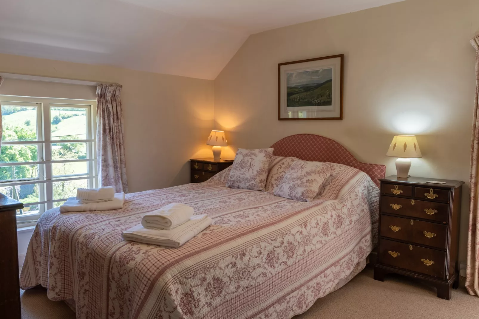 Valley Cottage-Bedroom