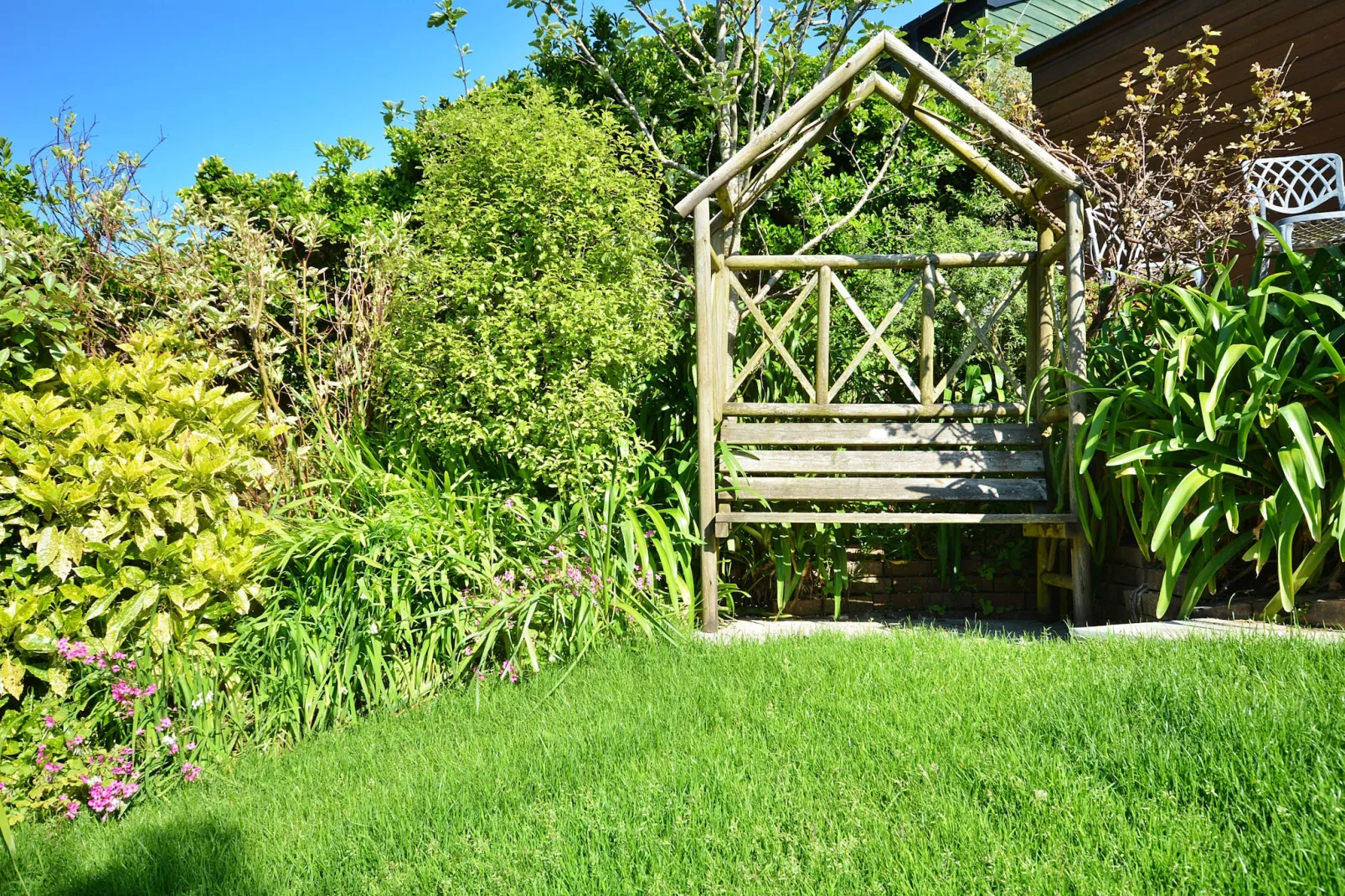 Woodleigh, Cawsand-Gärten Sommer