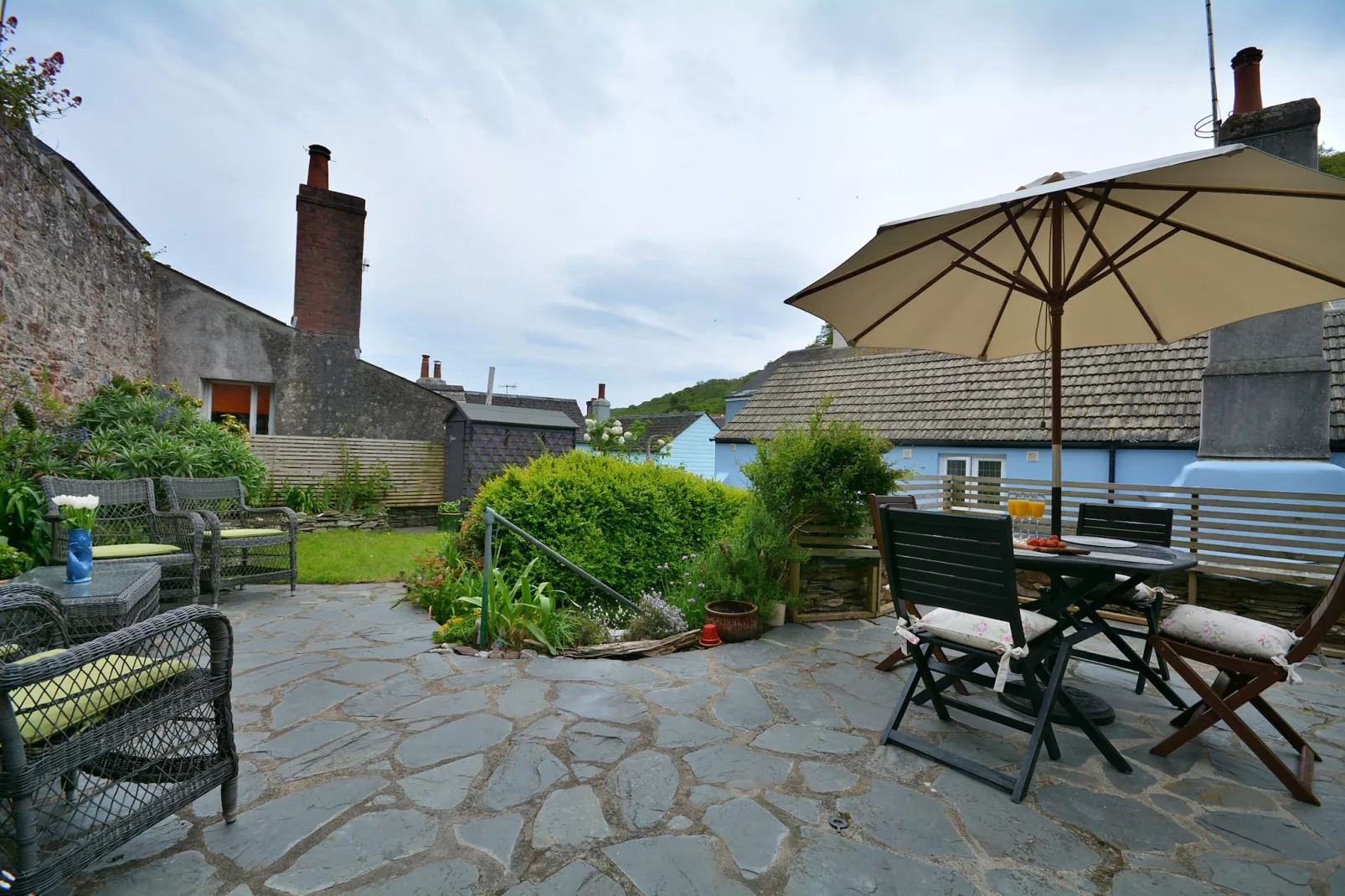 Wedgewood Cottage, Cawsand-Terrace balcony