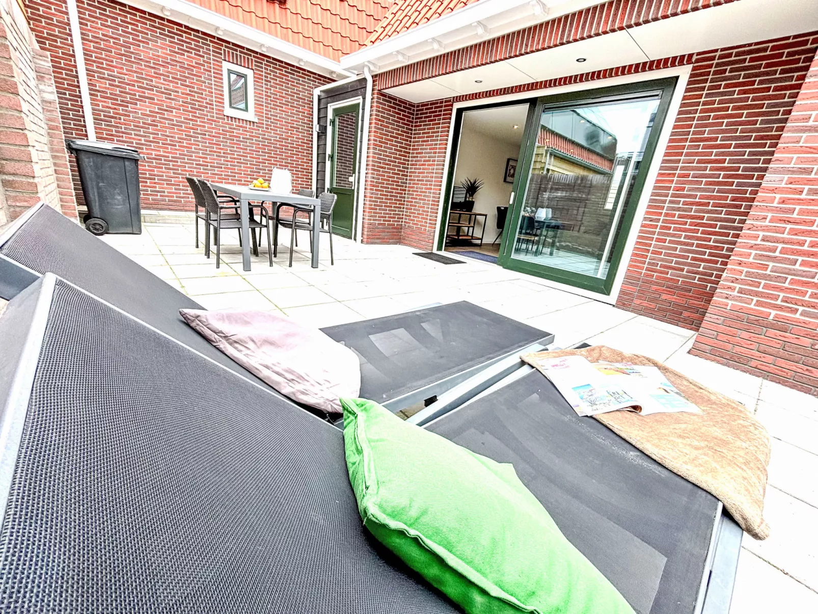 Beach House Westkapelle 2B-Outside