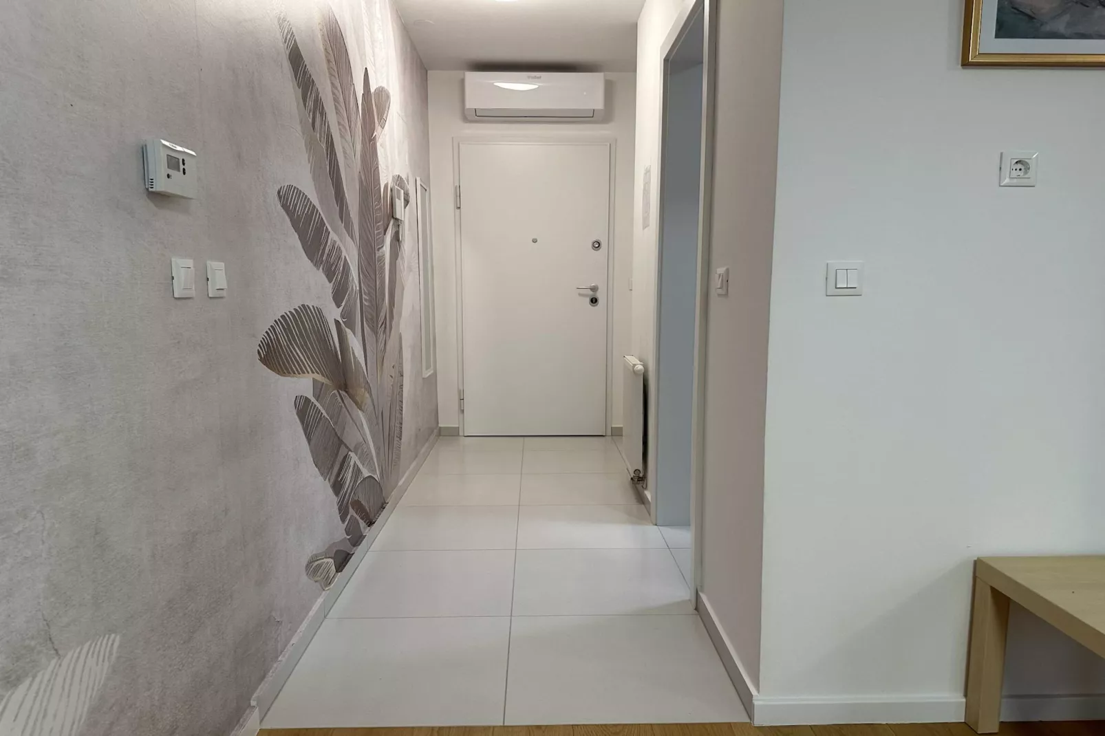 Cozy Retreat in Krapinske Toplice: Comfort and Prime Location with Pivate Parking - One Bedroom Apartment-Indoor