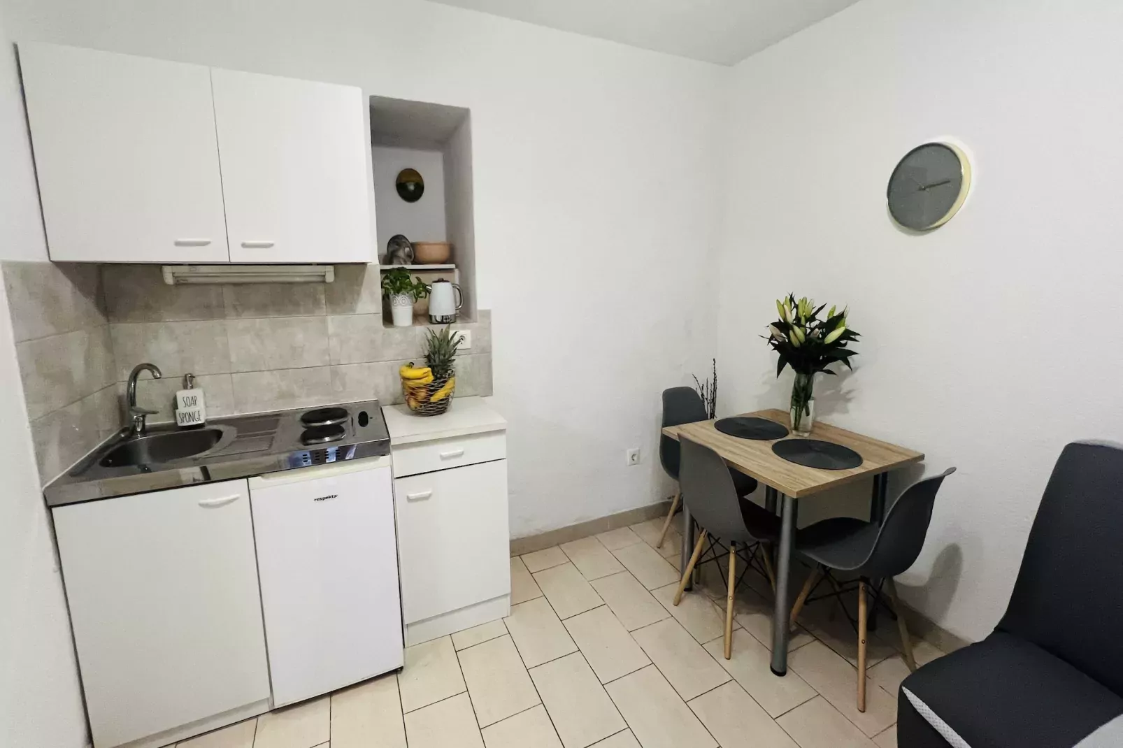 Apartmani Vela Makarska - Studio With Garden View-Kitchen