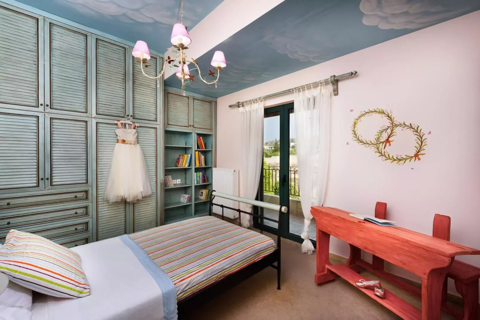 Golden Crest Villa-Bedroom