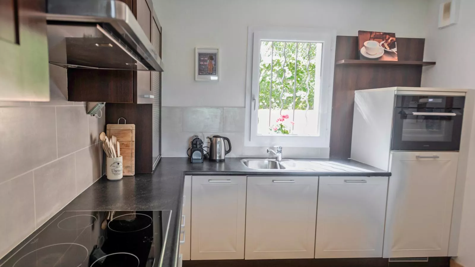 Les Collines-Kitchen
