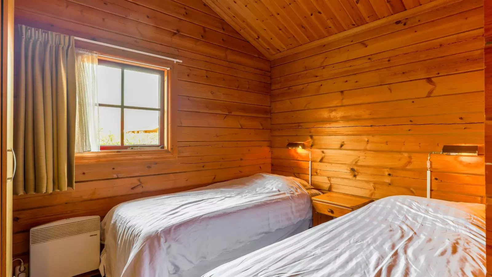 Charlie-Bedroom