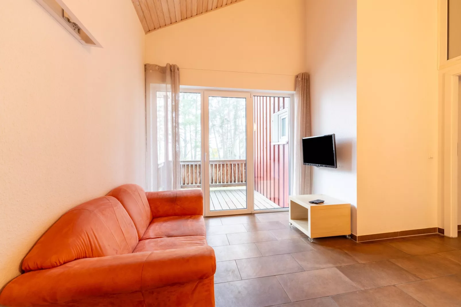 Kondor 253-Living room
