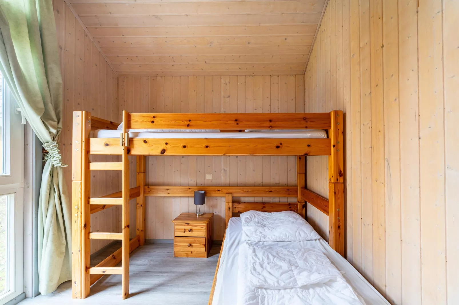 Kranich 244-Bedroom