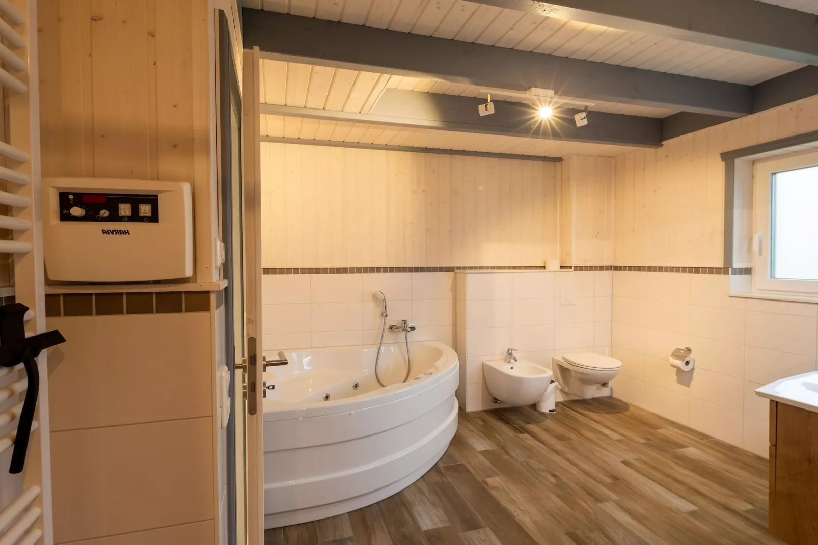 Schwan 307-Bathroom