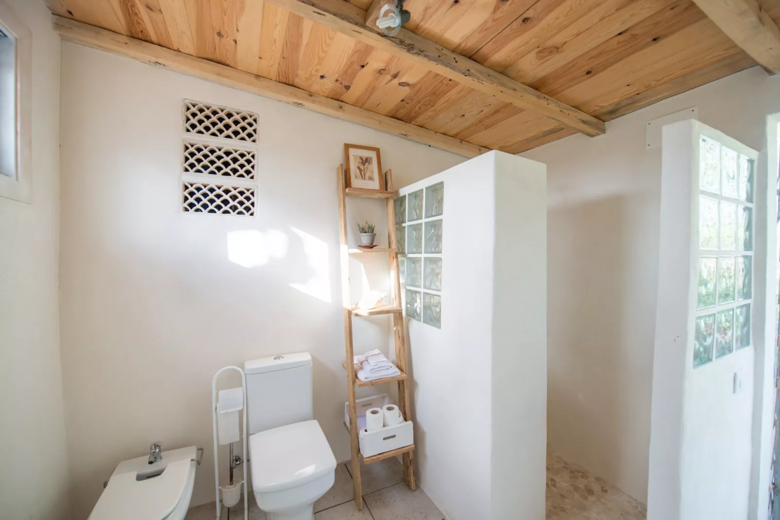 Es Mitja Davall-Bathroom