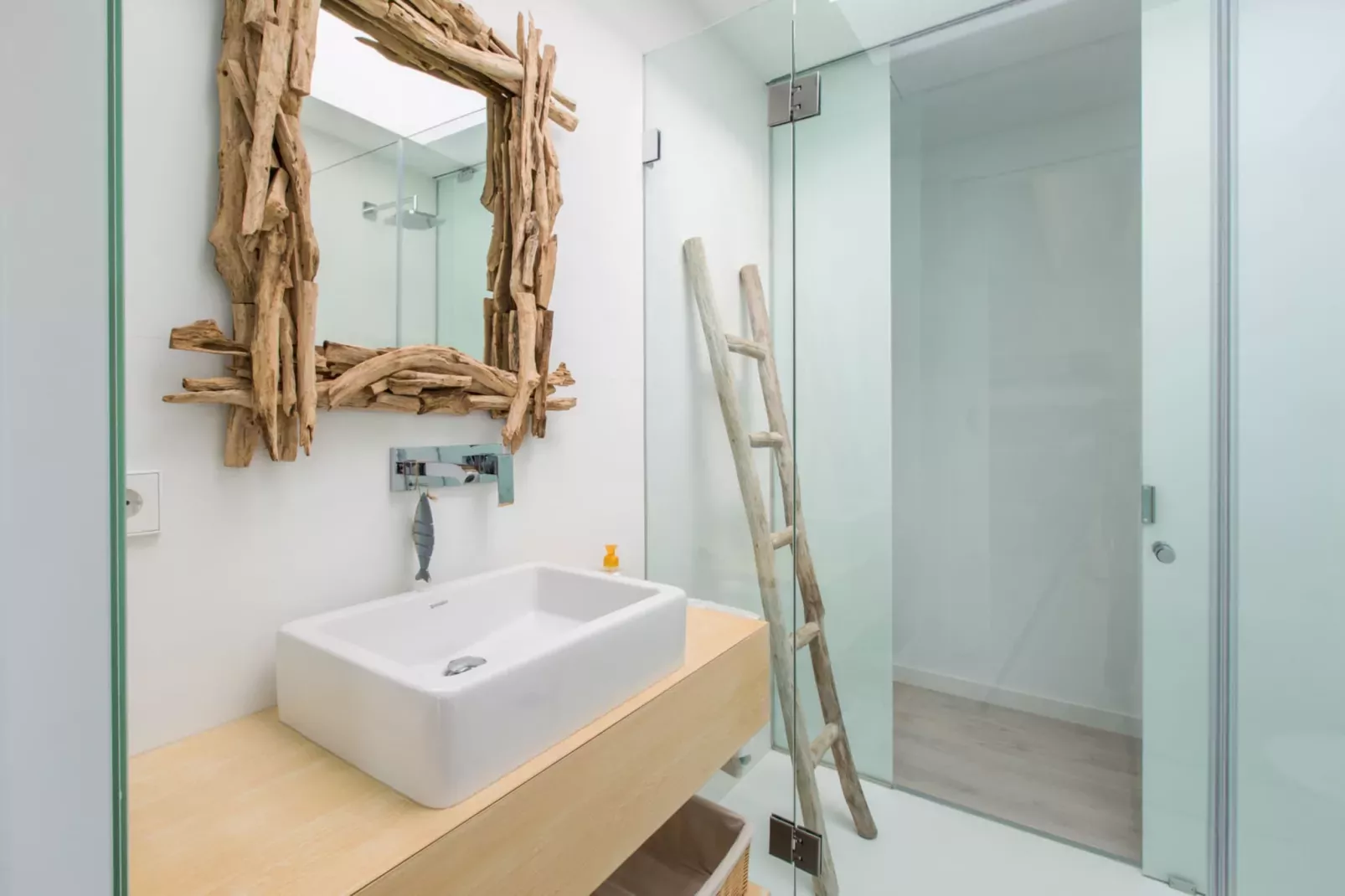 Can BosquerrÓ-Bathroom