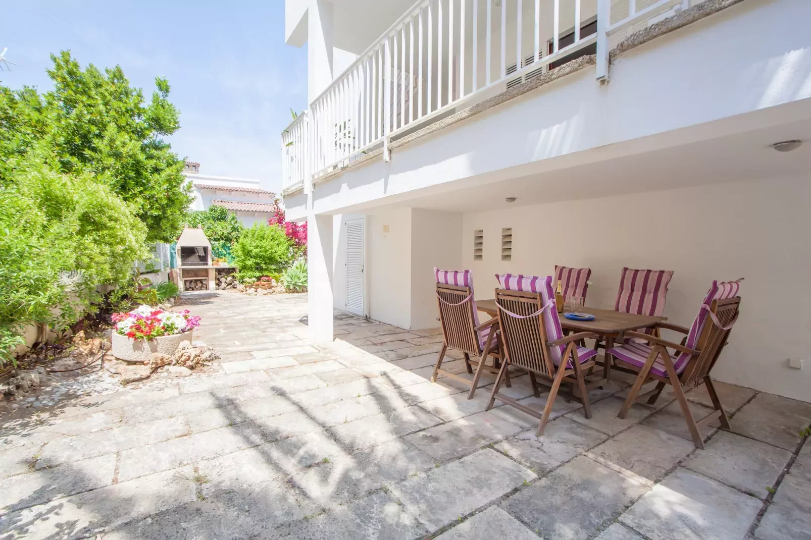 Can Miquelet-Terrace balcony