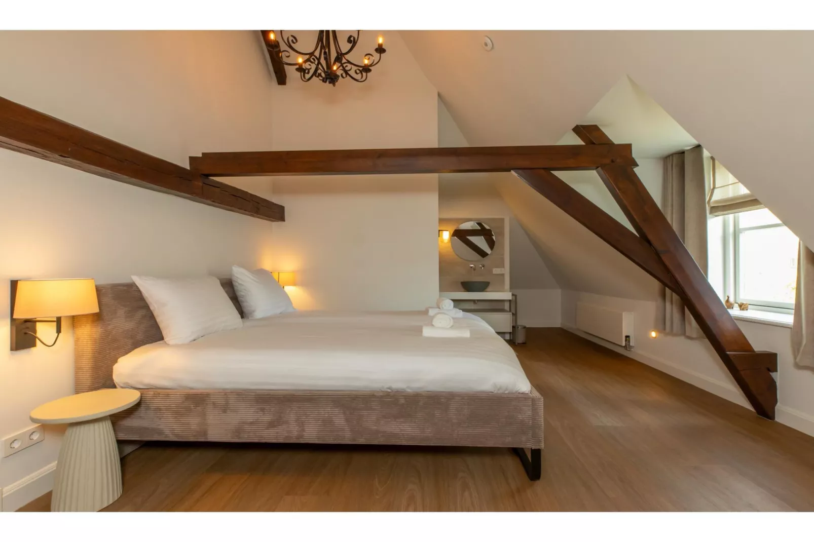 Vakantiehuis 'Boerderij Molenhof' - Stationsweg 5  Heinkenszand-Bedroom