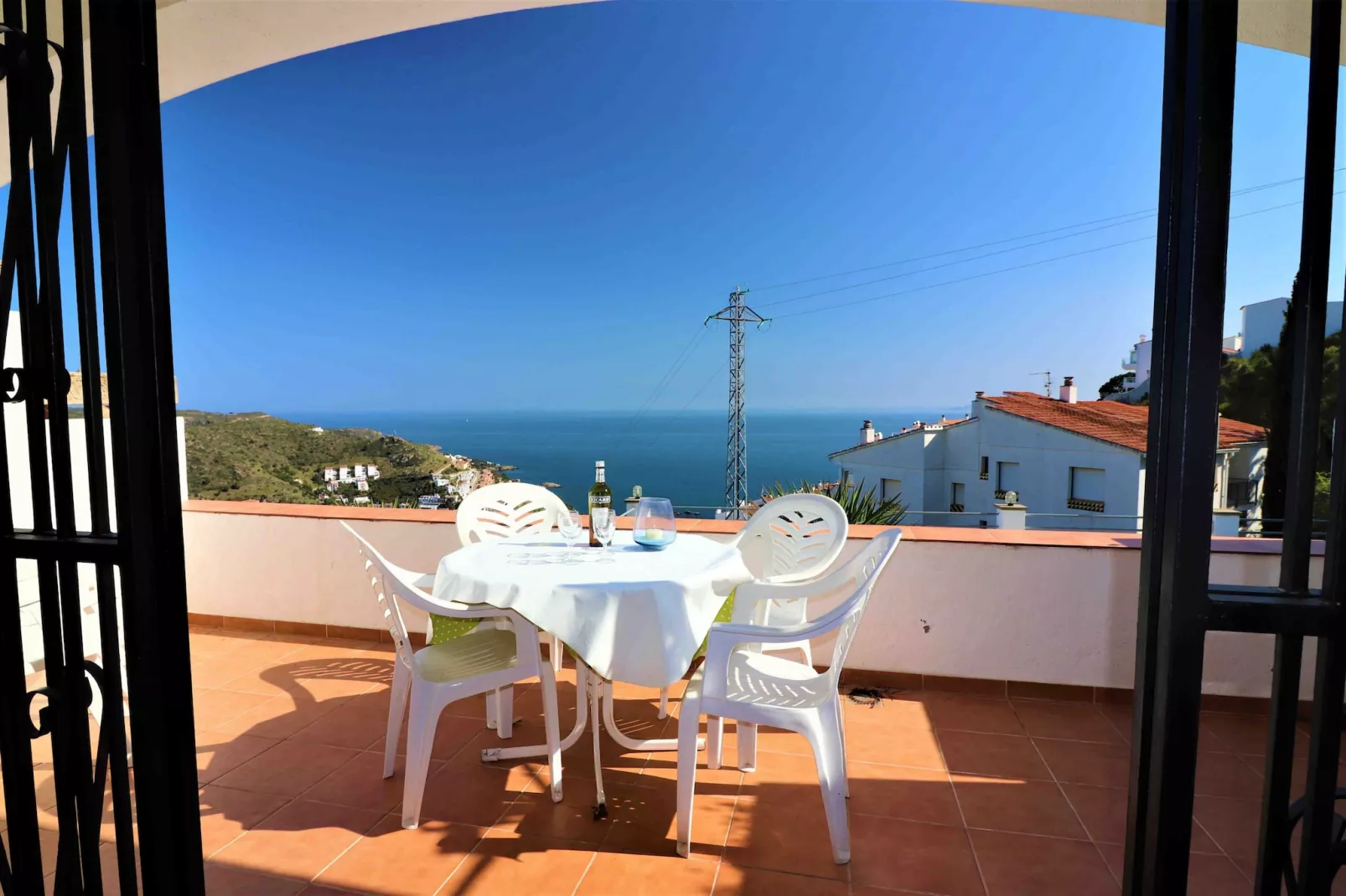 DULCE VIDA 2 B1 Roses-Terrace balcony