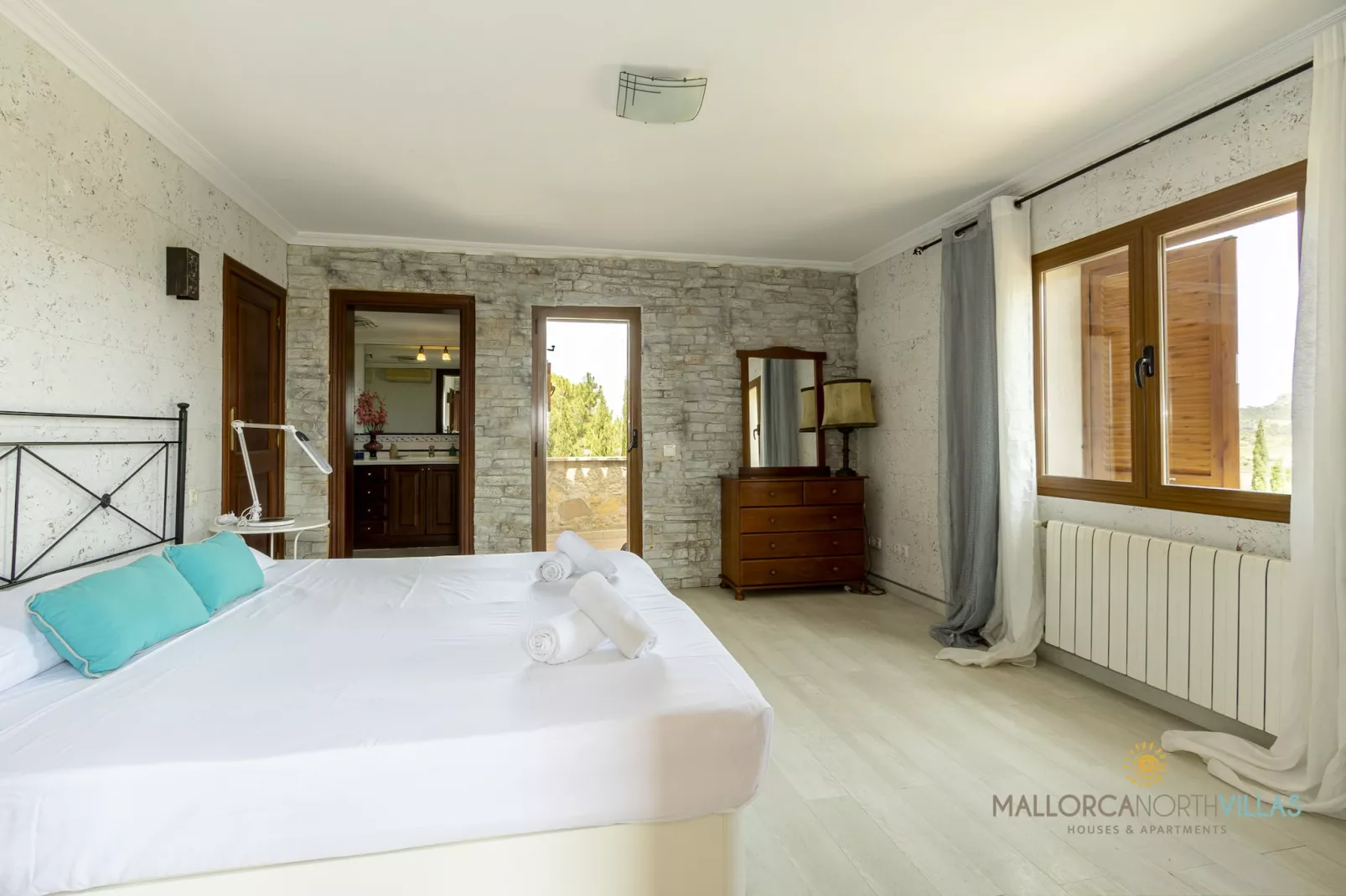 Villa Alejandra con piscina privada y gran jardín-Chambre