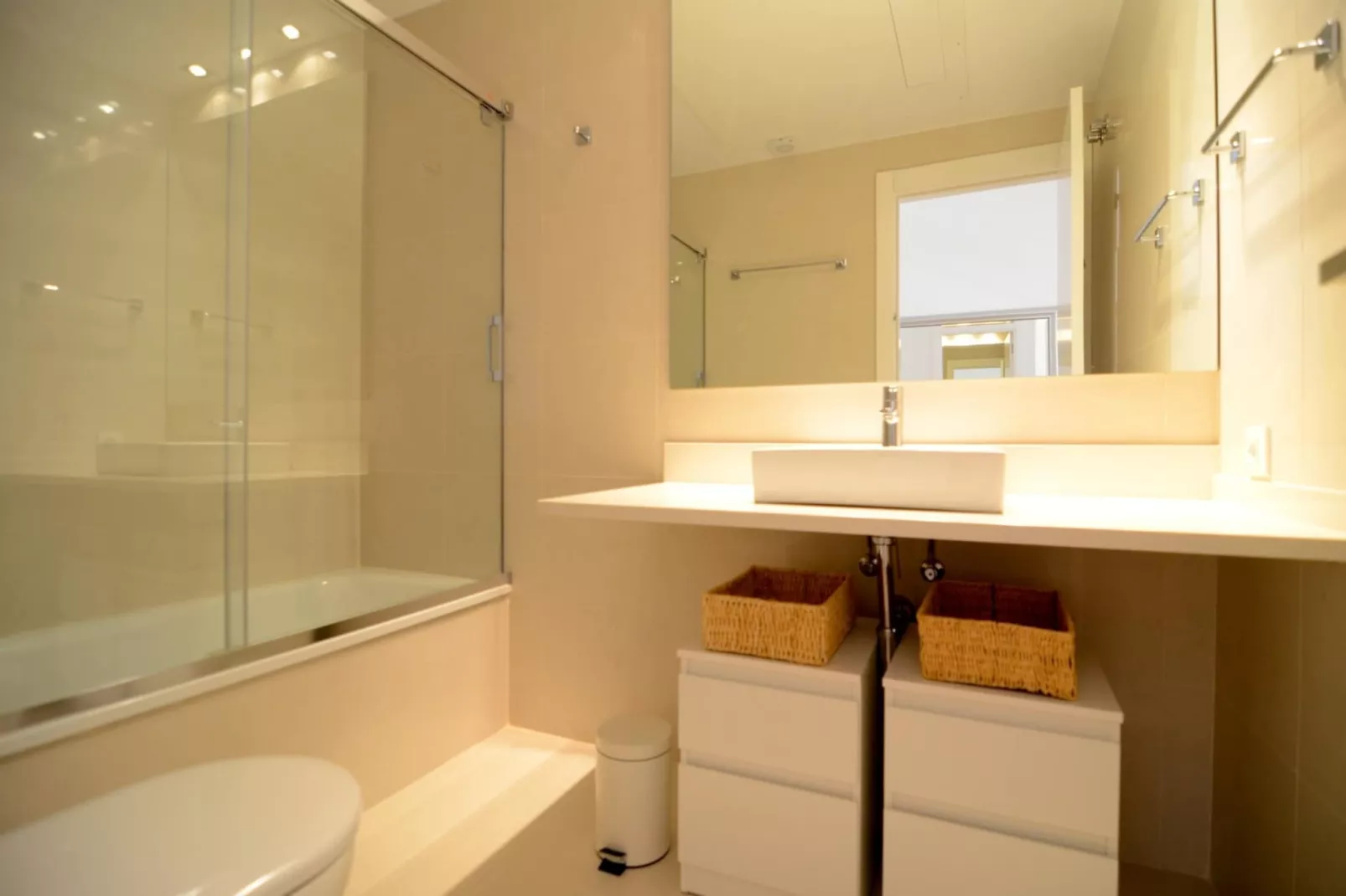 ESGLESIA 7-Bathroom