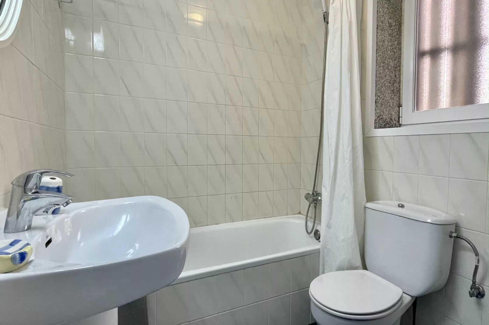 MANUREVA VIII BX-A-Bathroom