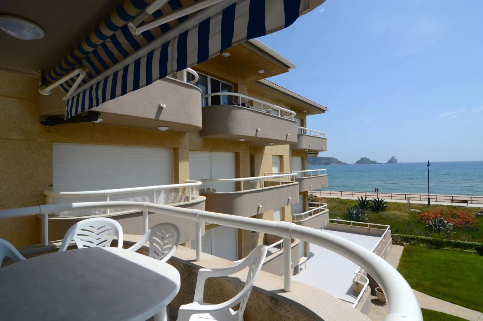MANUREVA VII 2-A-Terrace