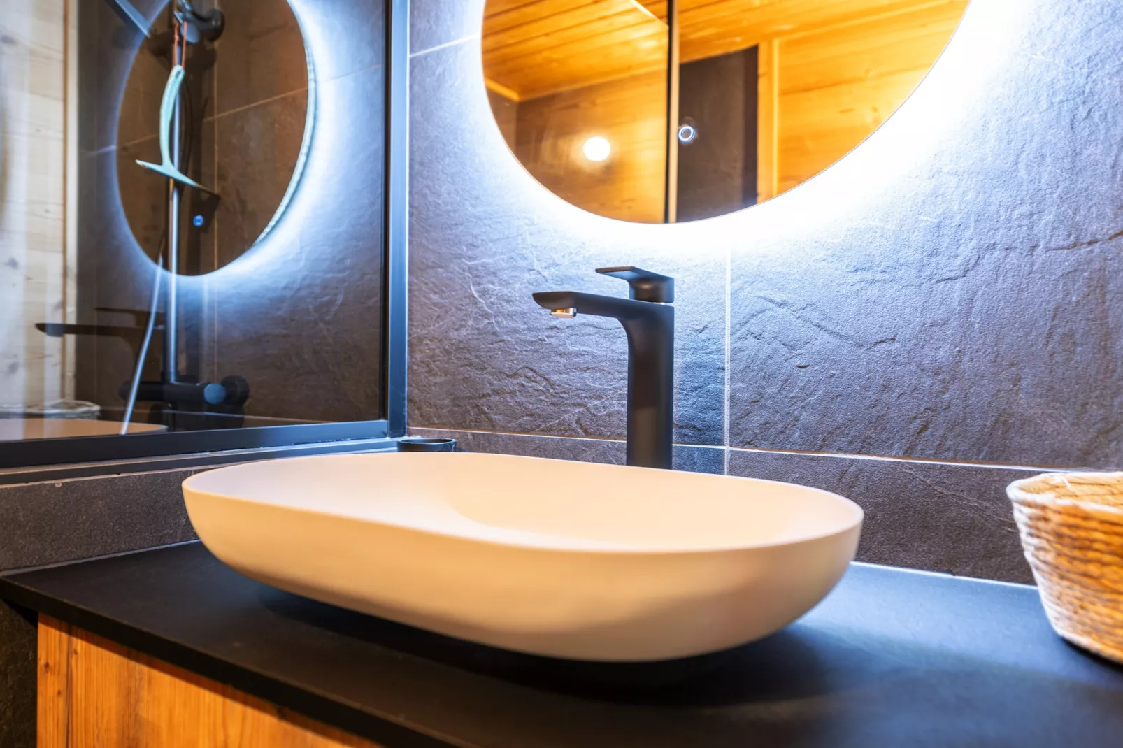 BOIS DE CHAMPELLE N°28 - 4P8-Bathroom