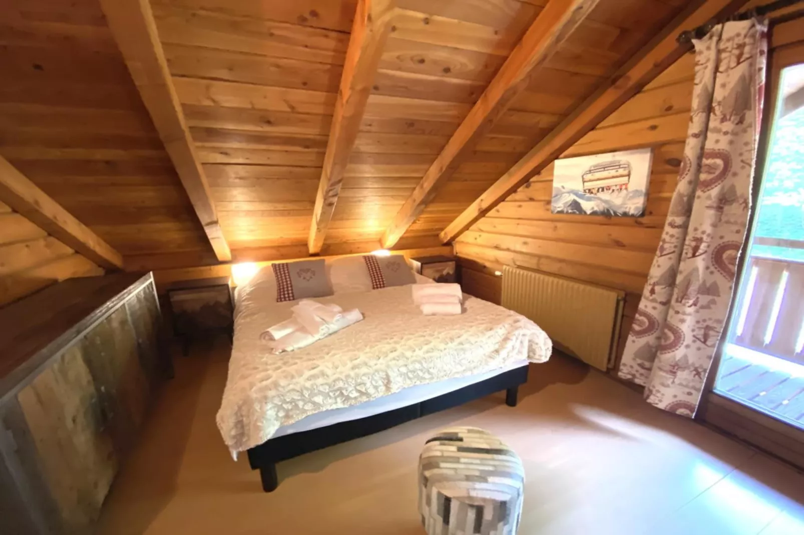 LE SKIEUR  Chalet en bois-Bedroom