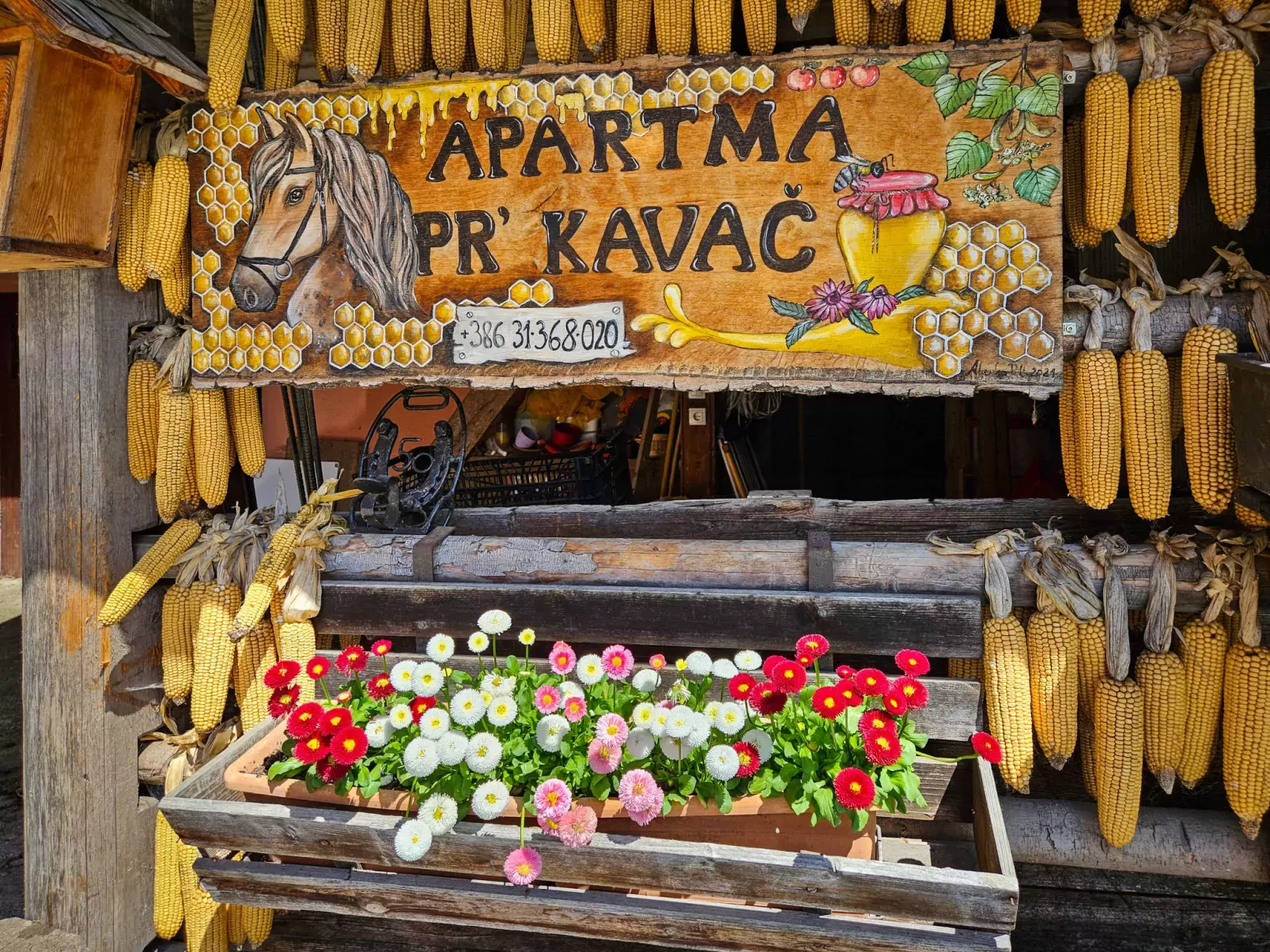 Pr' Kavač-Draußen