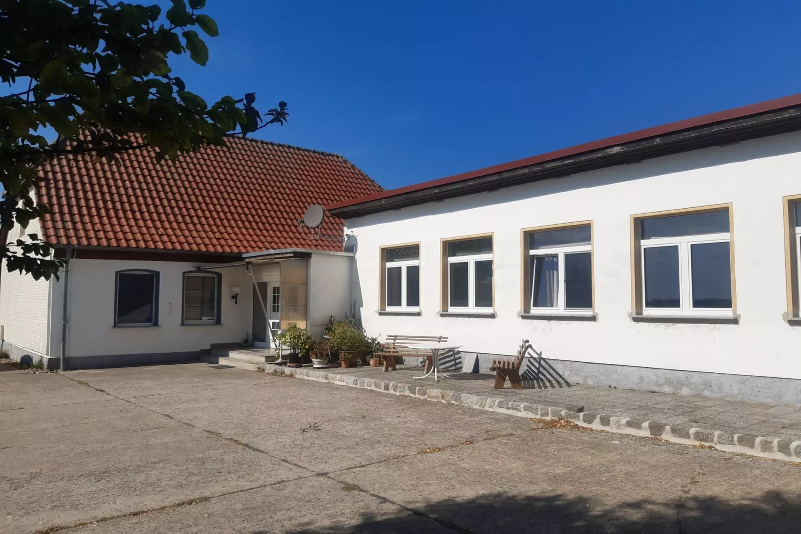 Ferienhaus am großen See-Exterior summer