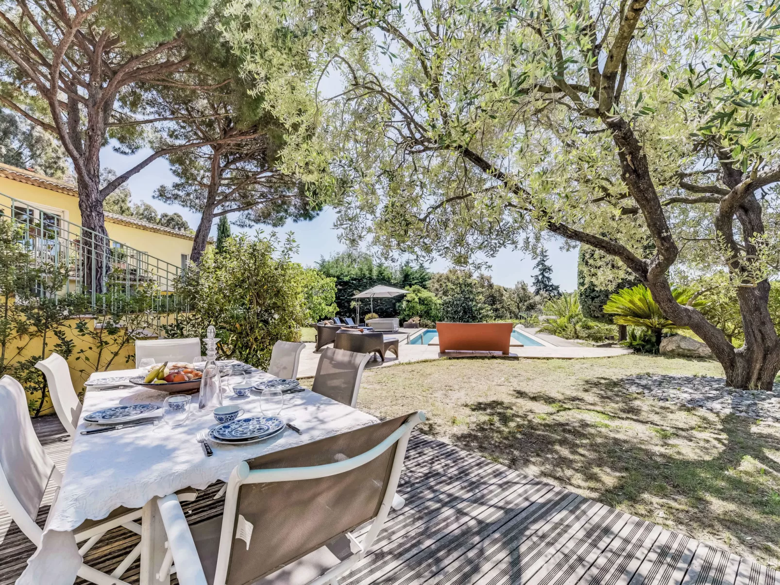 Villa La Romane-Outside