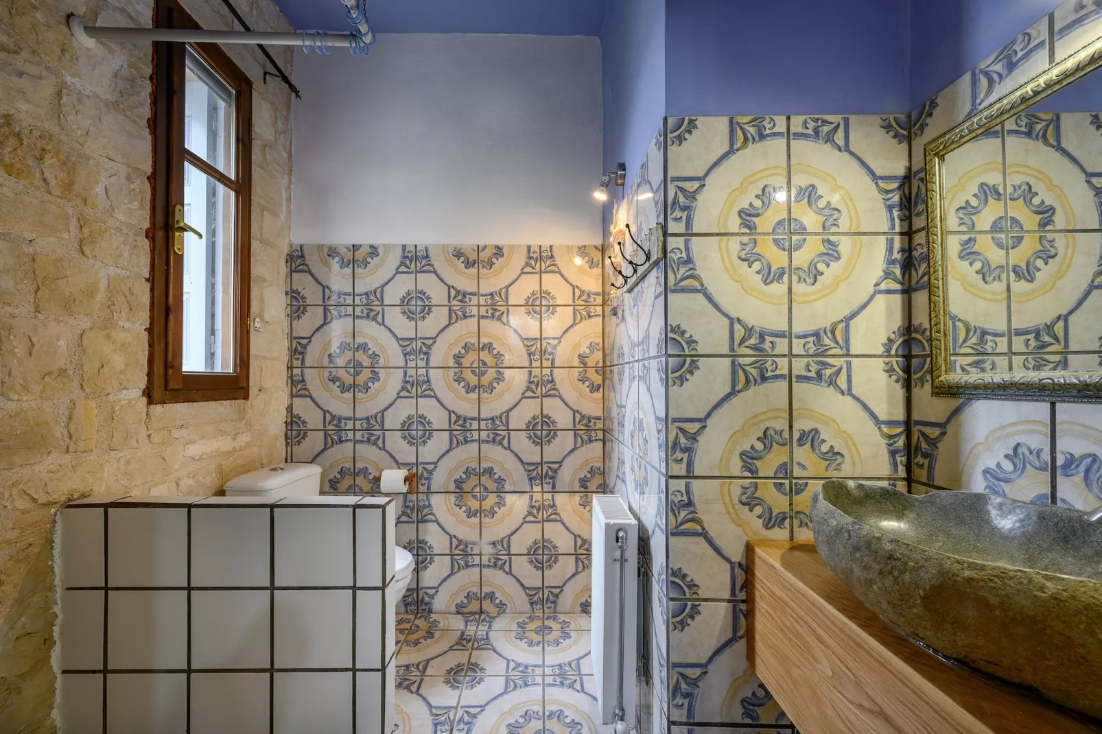 Kandinella-Bathroom