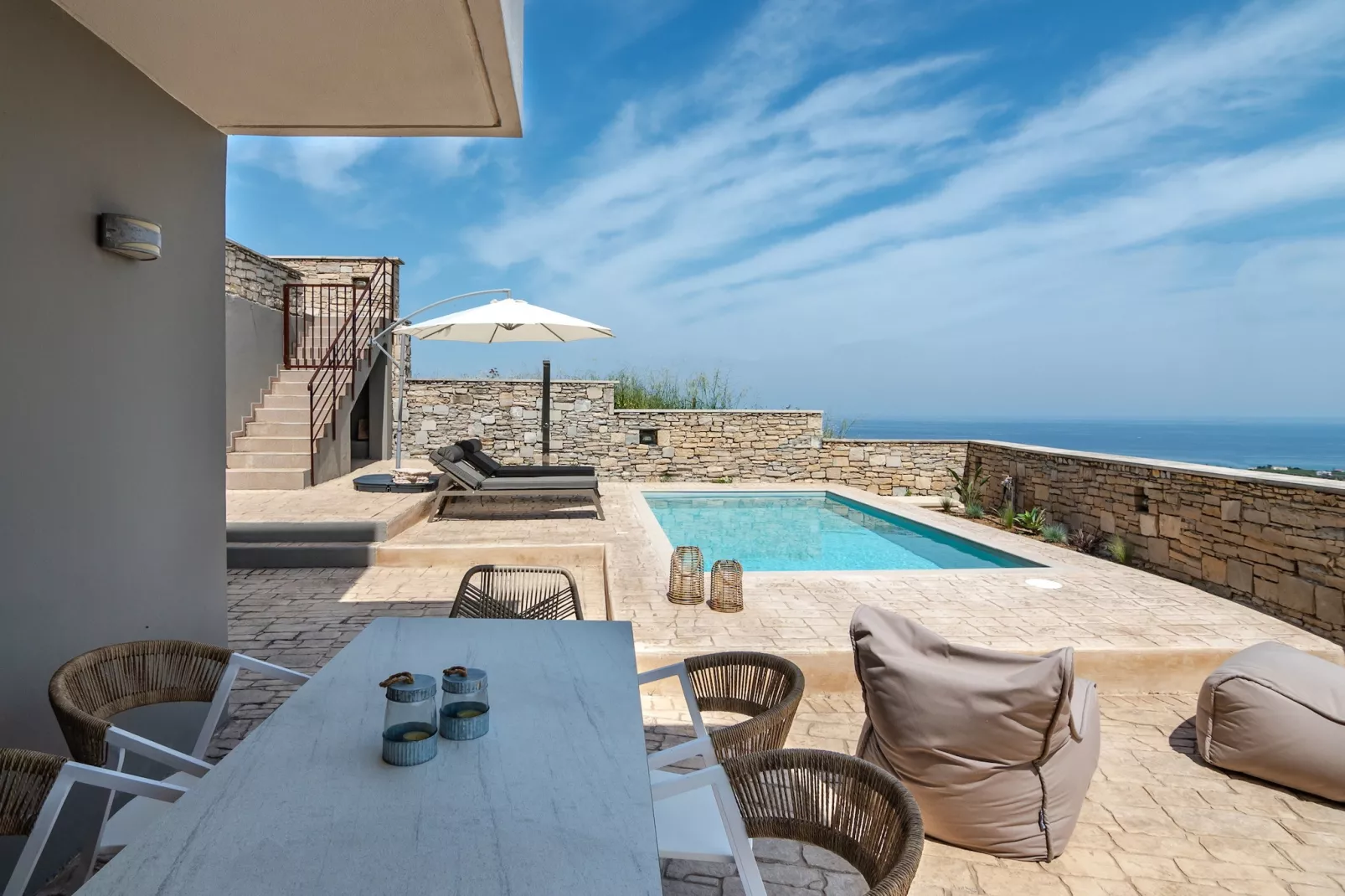 Villaki-Outdoor