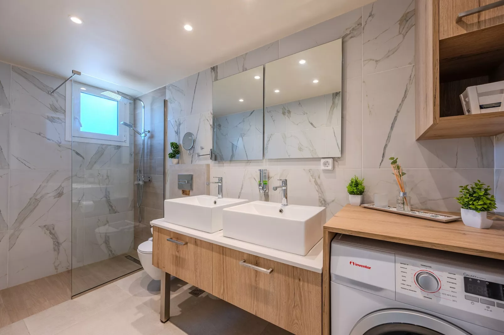 Nevelo Amethyst-Bathroom